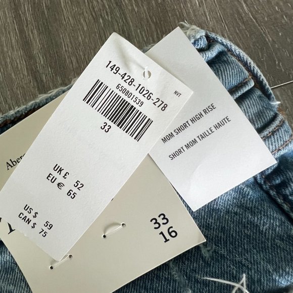 Abercrombie & Fitch - High Rise Mom Shorts - Size 33 - NWT - Picture 3 of 4